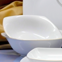 Salaterka kwadratowa 23 cm dek: 3603 Złota Linia AKCENT